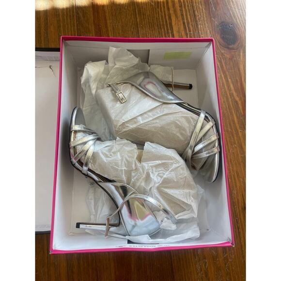 Vince Camuto Antinalie Silver Leather High Heels, sz 7 - Picture 9 of 13